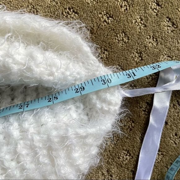 Custom Made Elegant Cozy Fluffy Girls Wrap/ Shawl Acrylic/ Wool Sz 4-10 - Picture 4 of 5